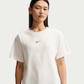 Camiseta Nike Sportswear Classic Feminina BRANCO/PRETO