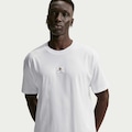 Camiseta Nike Sportswear "Love Is In The Air" Masculina BRANCO/MARROM