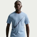 Camiseta Dri-FIT Nike Heritage Masculina AZUL CLARO