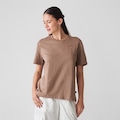 Camiseta New Balance Small Logo Feminina MARROM