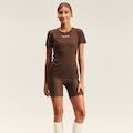 Camiseta Colcci New Comfort Fit Tec Fluity P27 MARROM