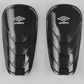 Caneleira Umbro Team ST Infantil PRETO
