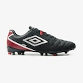 Chuteira de Campo Adulto Umbro Attack Eternal PRETO/VERMELHO