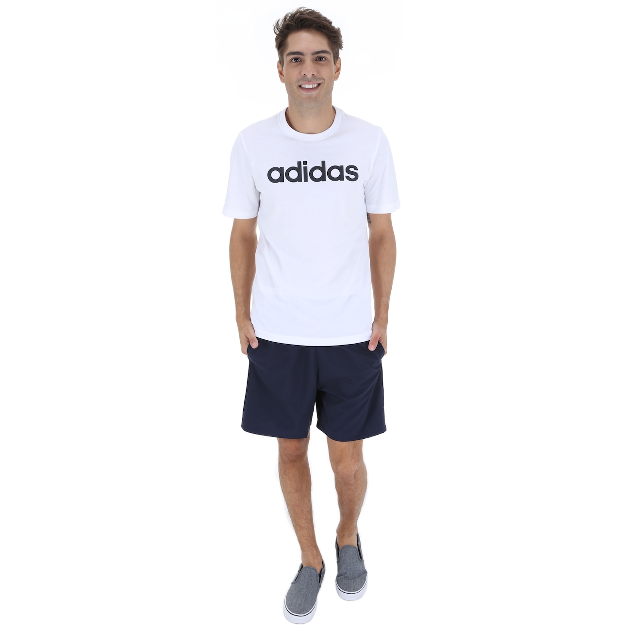 camiseta essentials linear