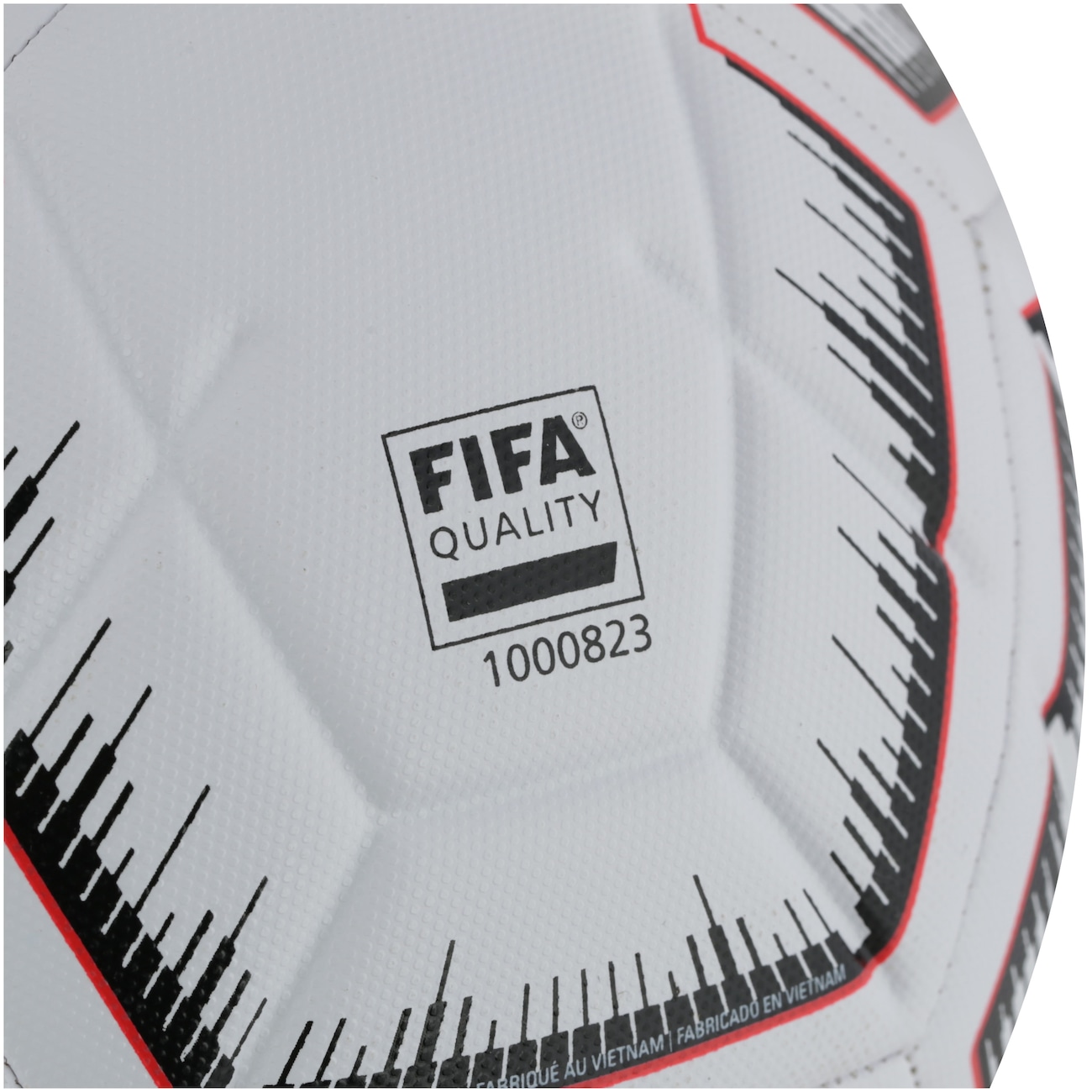 Bola de Futebol de Campo FIFA Nike Strike Pro | Centauro