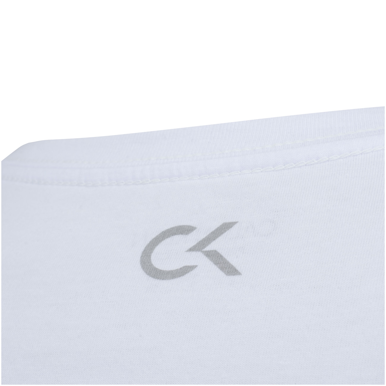 Camiseta Calvin Klein Básica - Masculina - Video 1