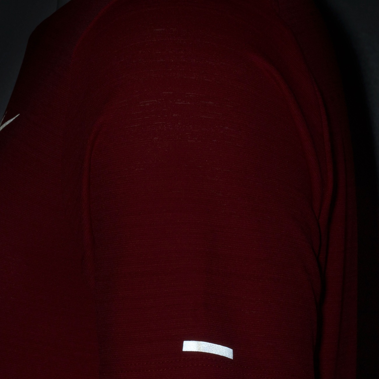 Camiseta Nike Dry Fit Miler To SS - Masculina - Video 1