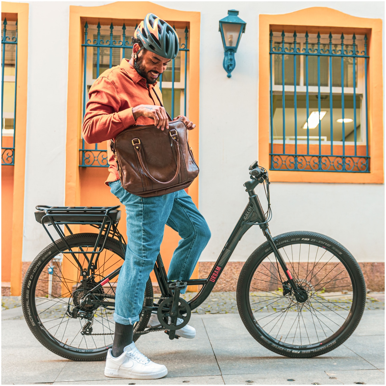 Bicicleta Elétrica Caloi E-Vibe Urbam - Aro 27,5 - Motor 350 W - Freios Hidráulico Shimano - Video 1