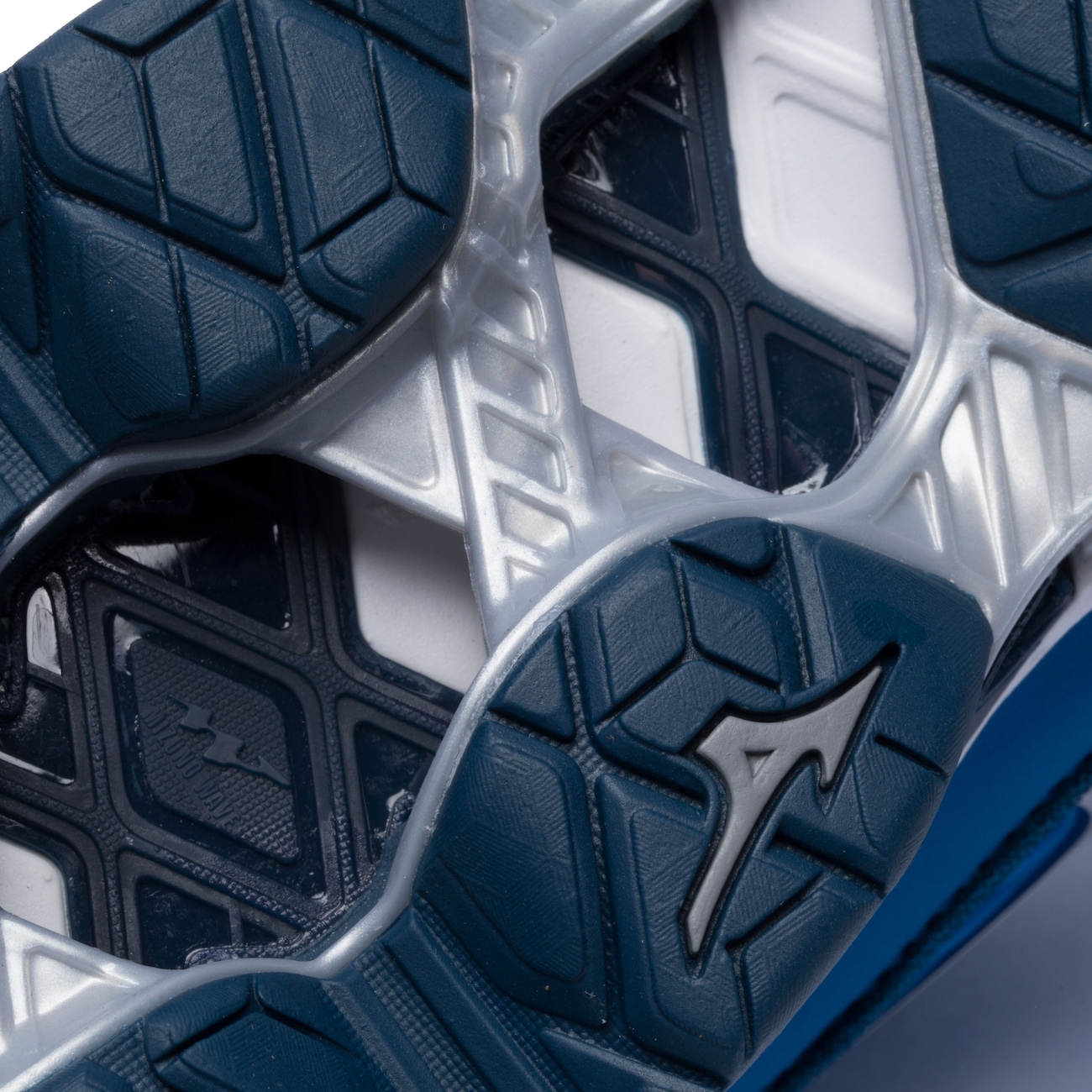 Tênis Mizuno Wave Creation 22 - Masculino - Video 1