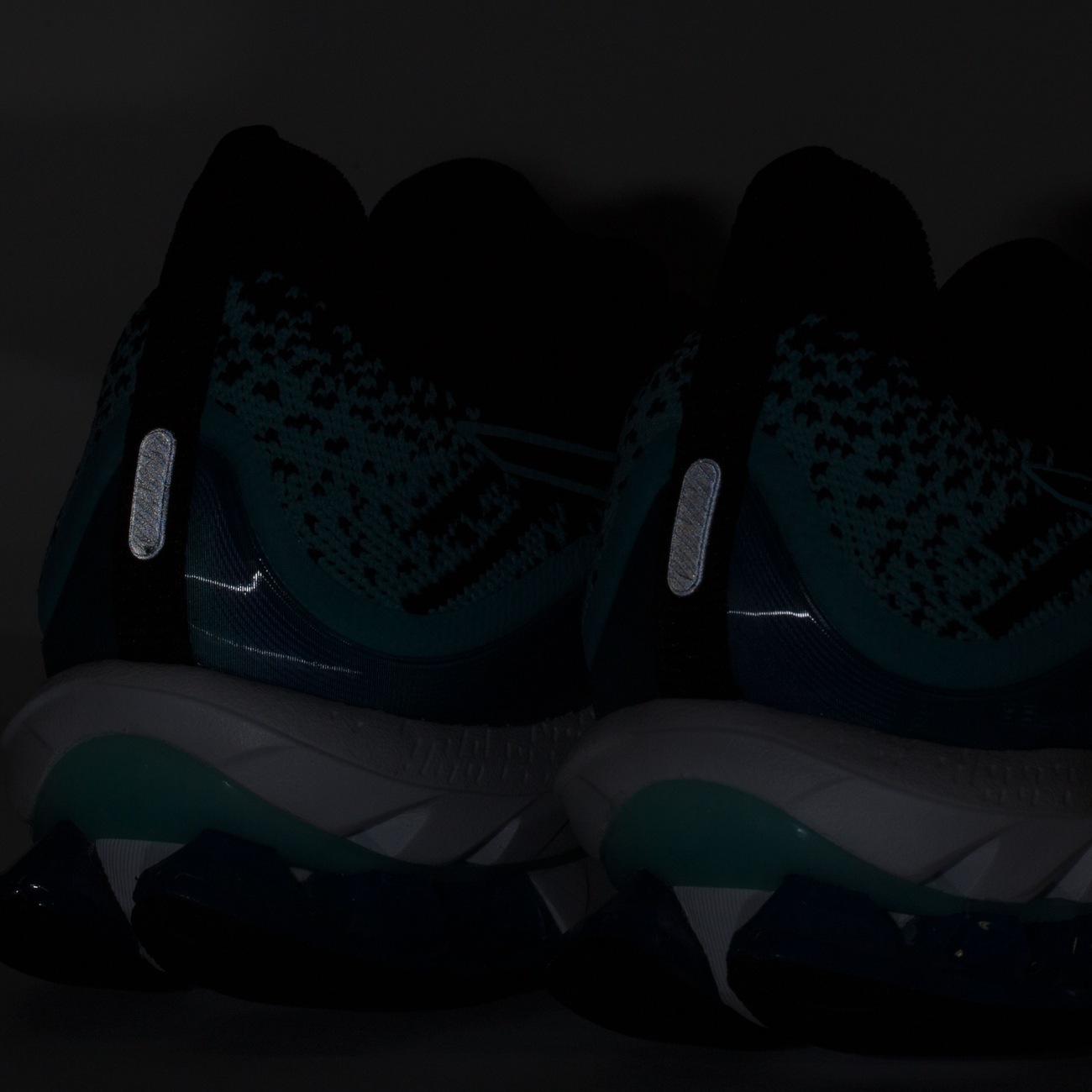 Tênis Asics Gel-Kinsei Blast - Masculino - Video 1