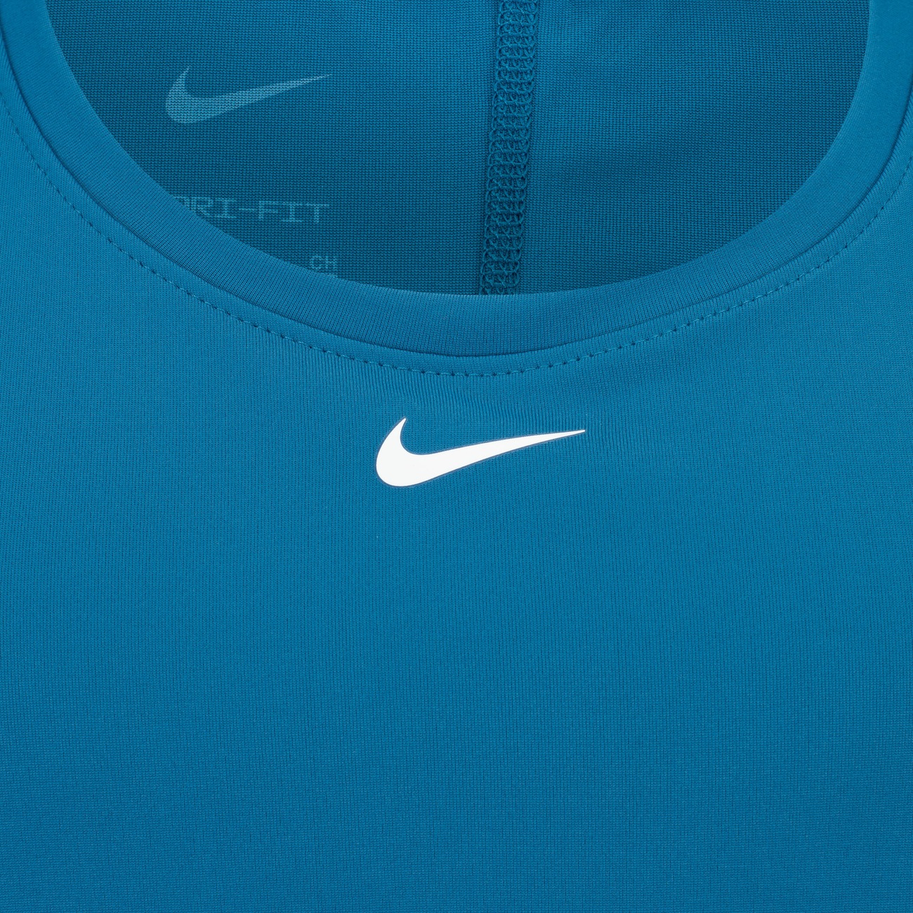 Camiseta Nike Manga Curta Dri-Fit One SS STD - Feminina - Video 1