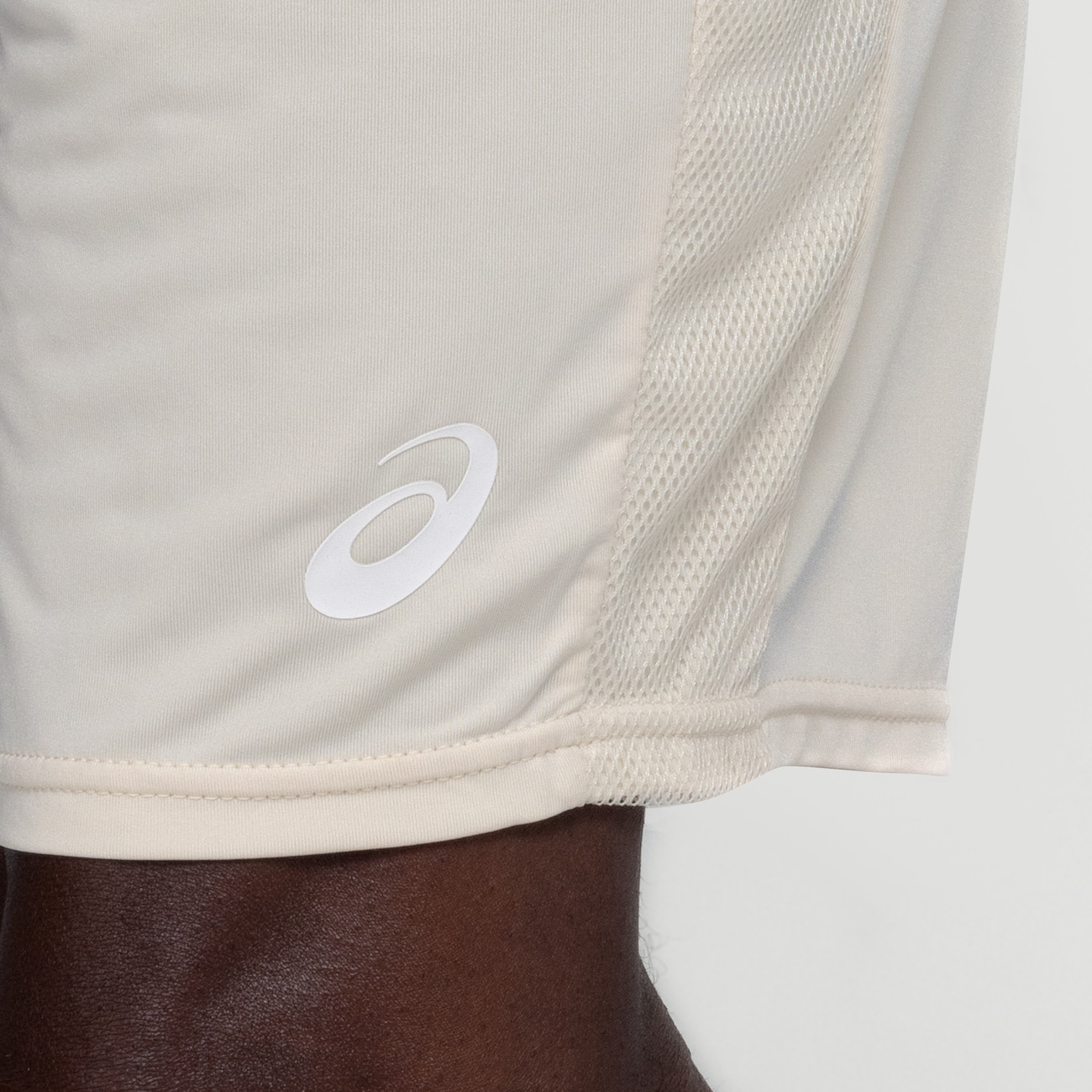 Bermuda Masculina ASICS Malha Mesh - Video 1