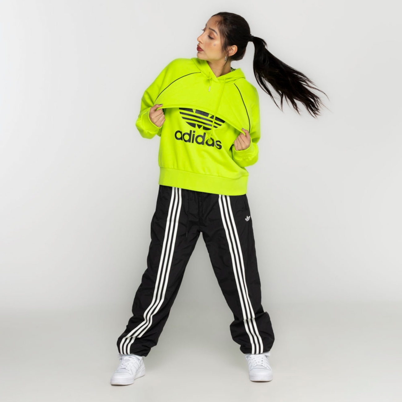 Camiseta adidas Originals 2 em 1 Regata + Cropped com Capuz