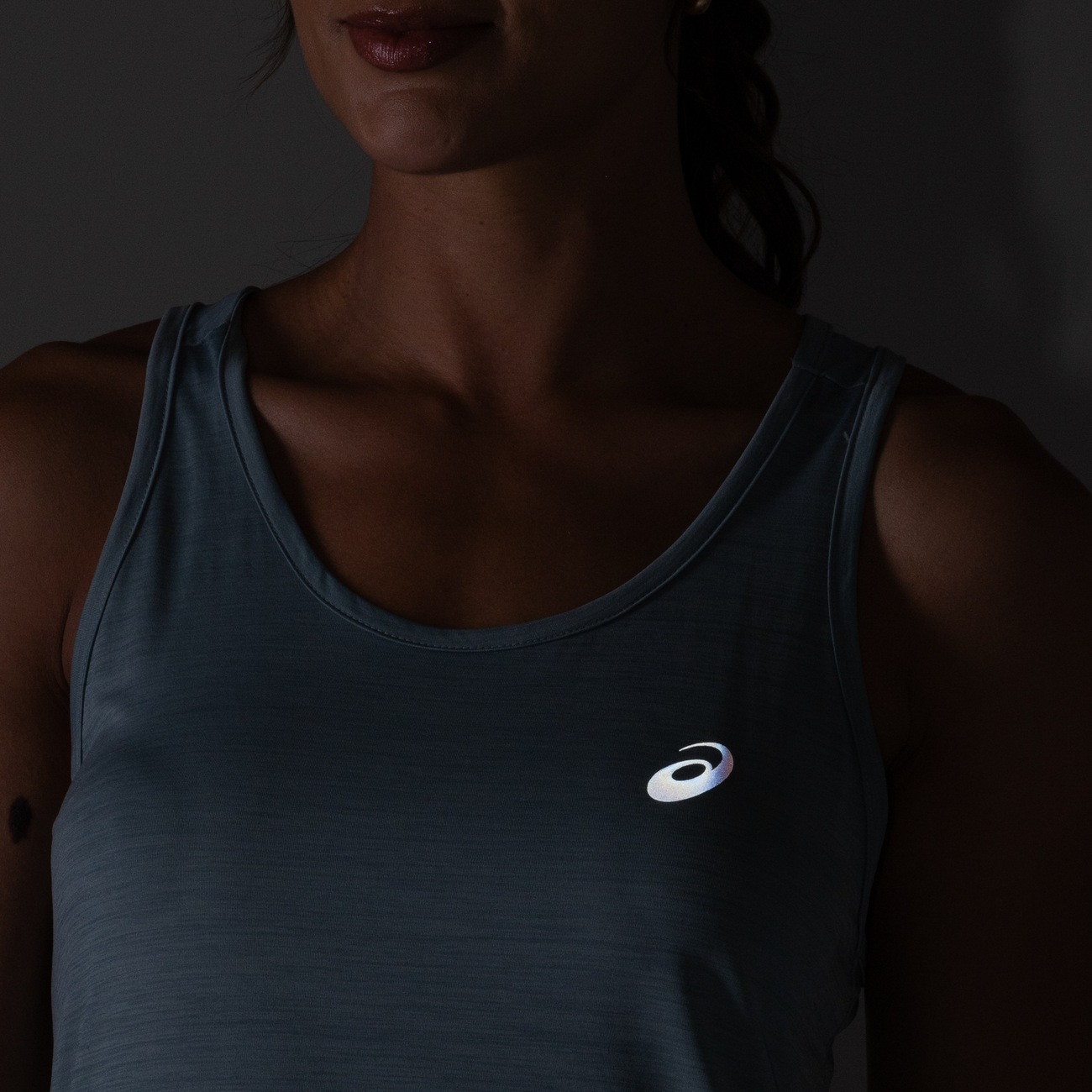 Camiseta Regata Feminina ASICS Sound Mind II - Video 1