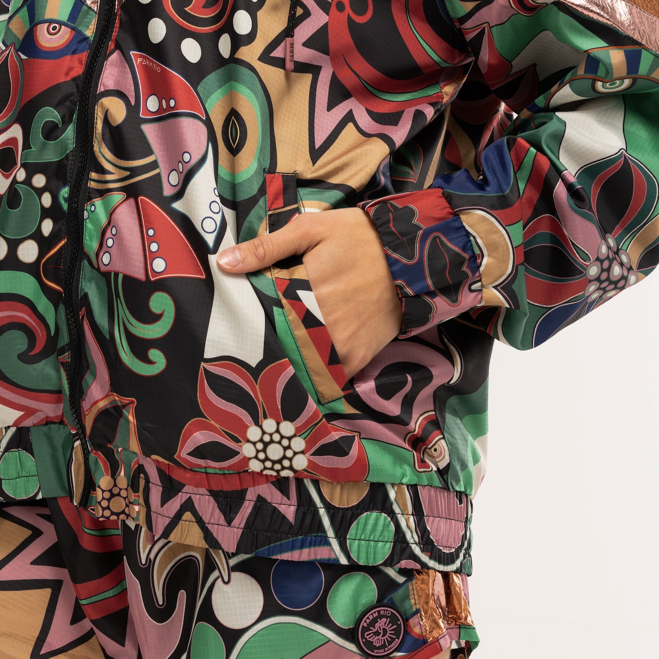 Jaqueta Farm Nylon Floresta Cor com Forro Feminina - Video 1