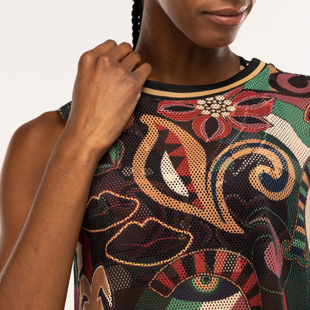 Blusa Cropped Feminina Farm Tela Floresta de Cor - Video 1