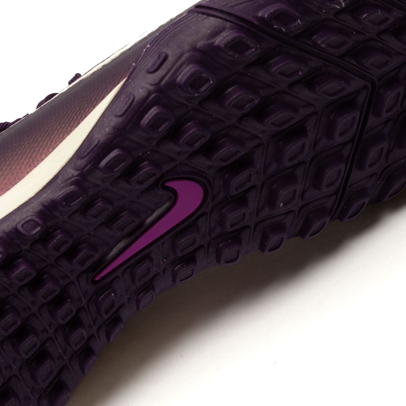 Chuteira Society Adulto Nike Zoom Mercurial Vapor 16 Academy Mbappé - Video 1