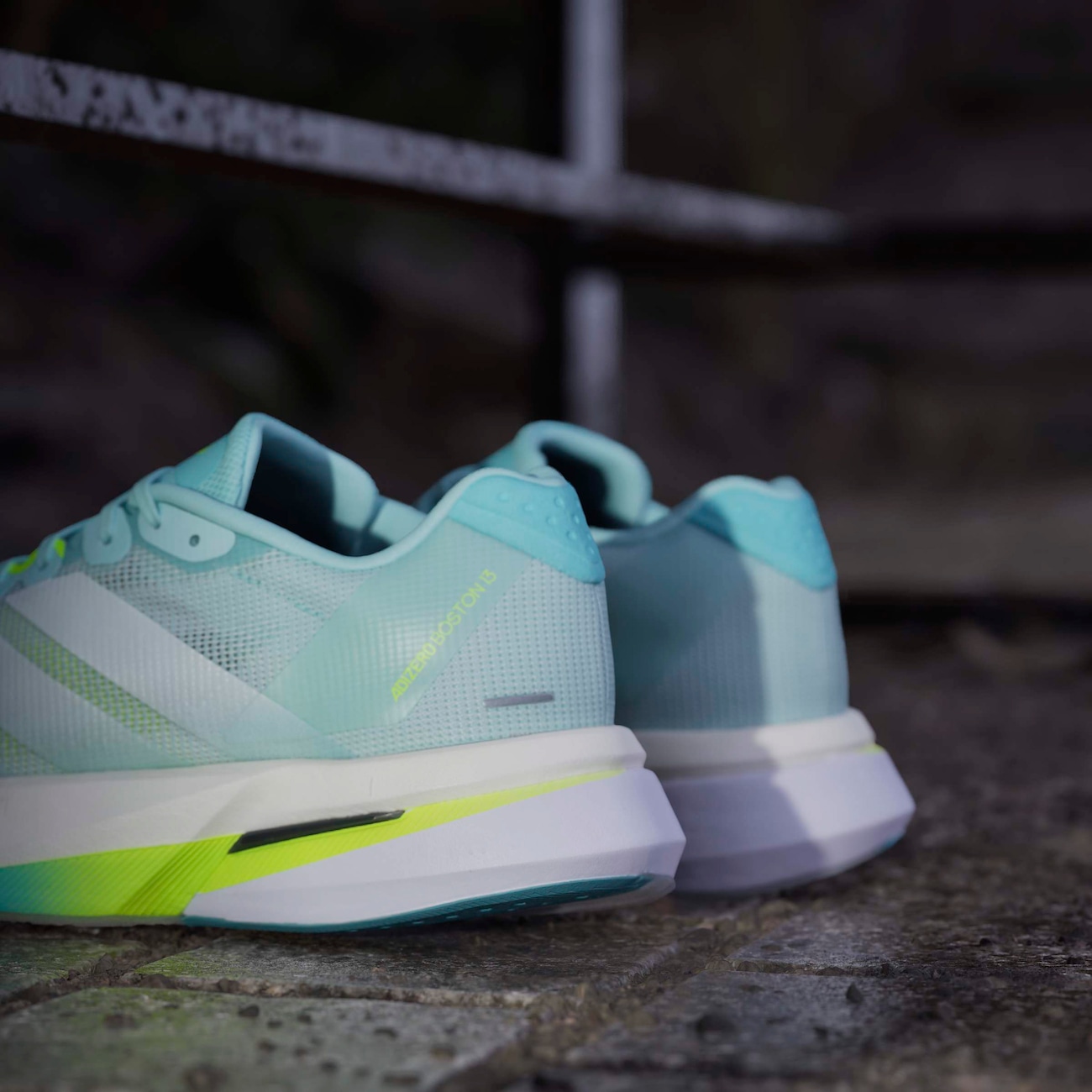 Tênis Feminino adidas Adizero Boston 13 - Video 1