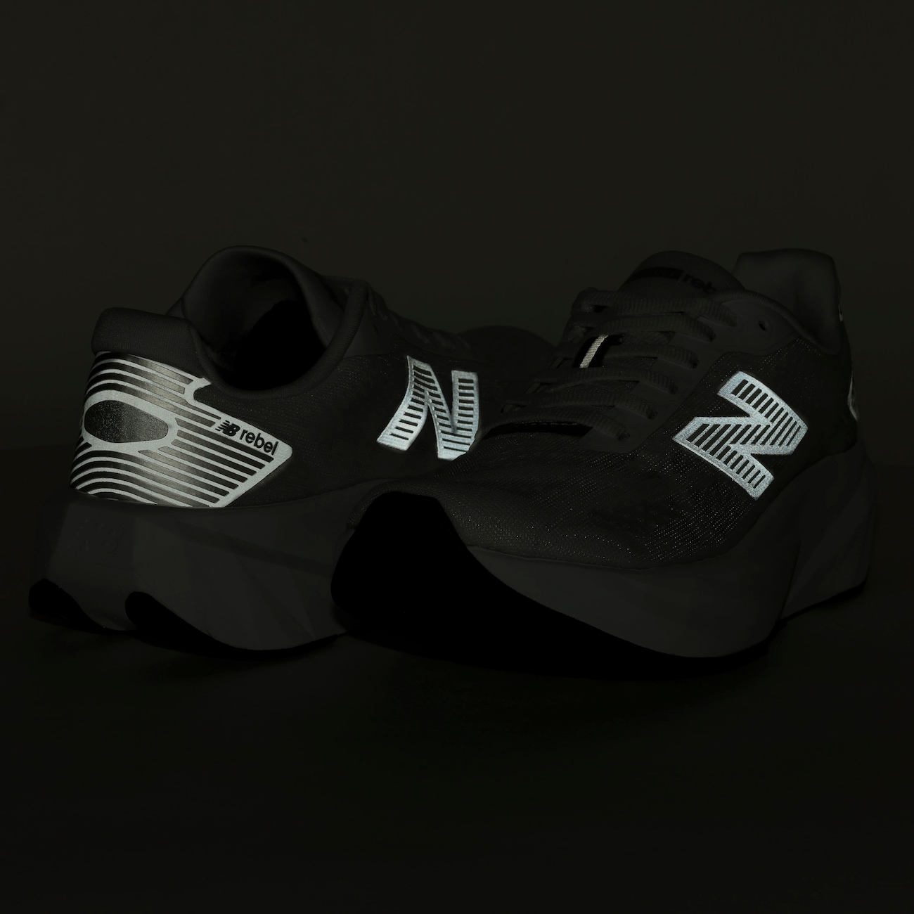 Tênis Feminino New Balance Fuelcell Rebel V5 - Video 1