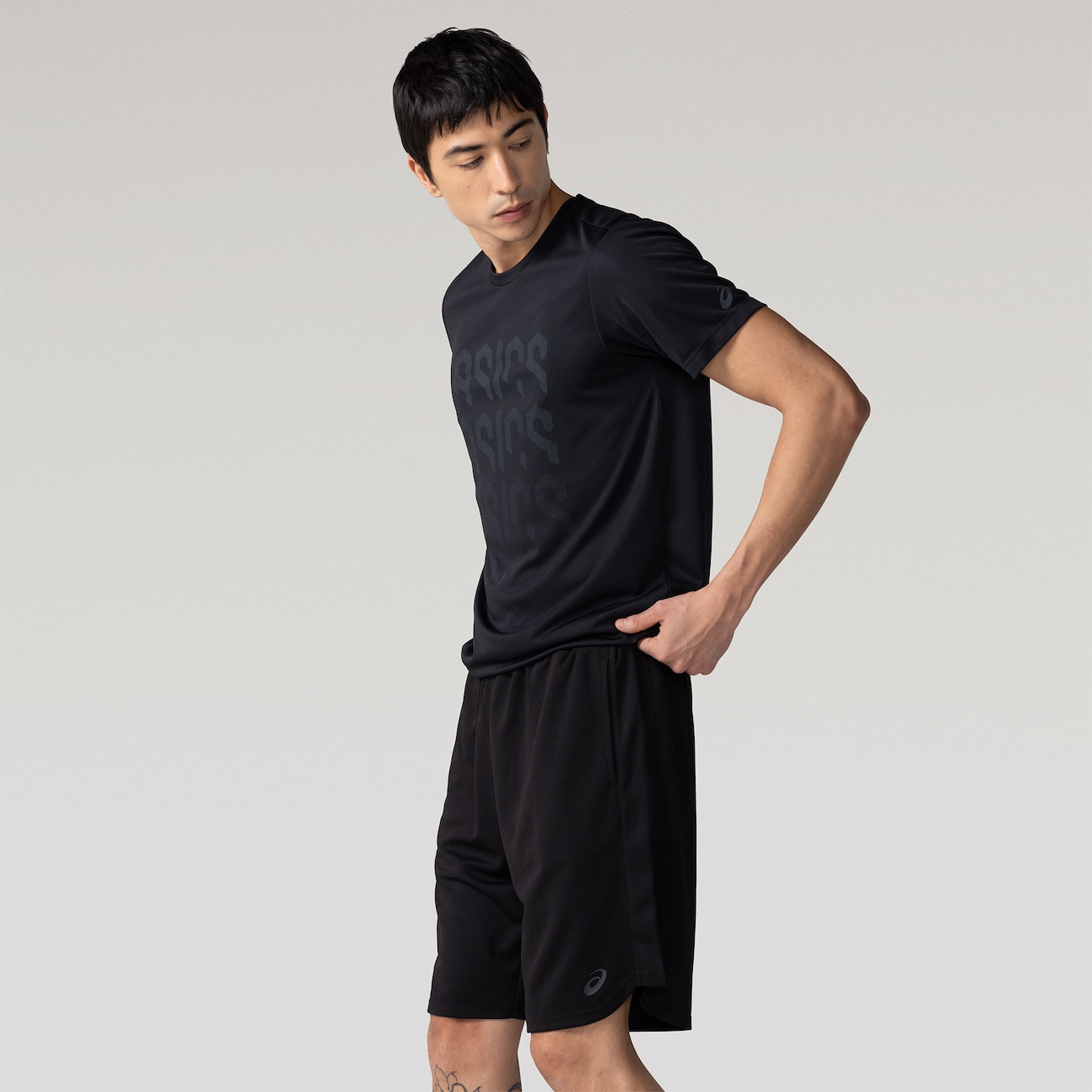 Bermuda ASICS Malha Recorte Lateral Masculina em Promoção | Centauro