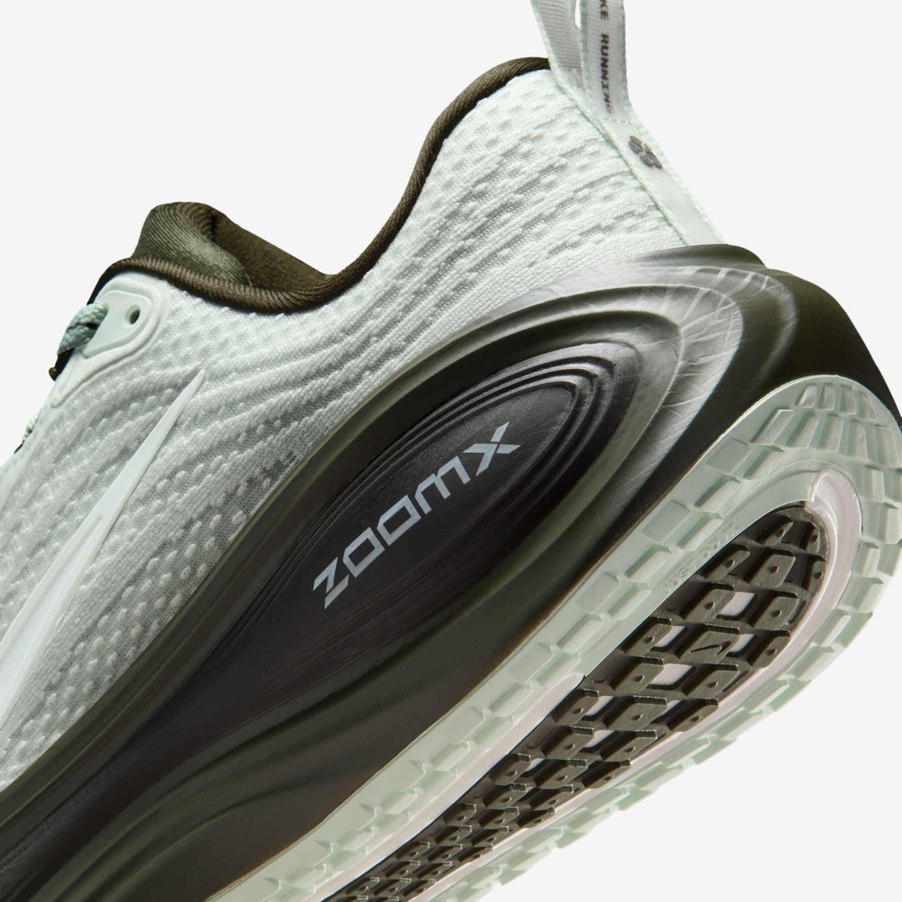 Tênis Feminino Nike Vomero Plus - Video 1