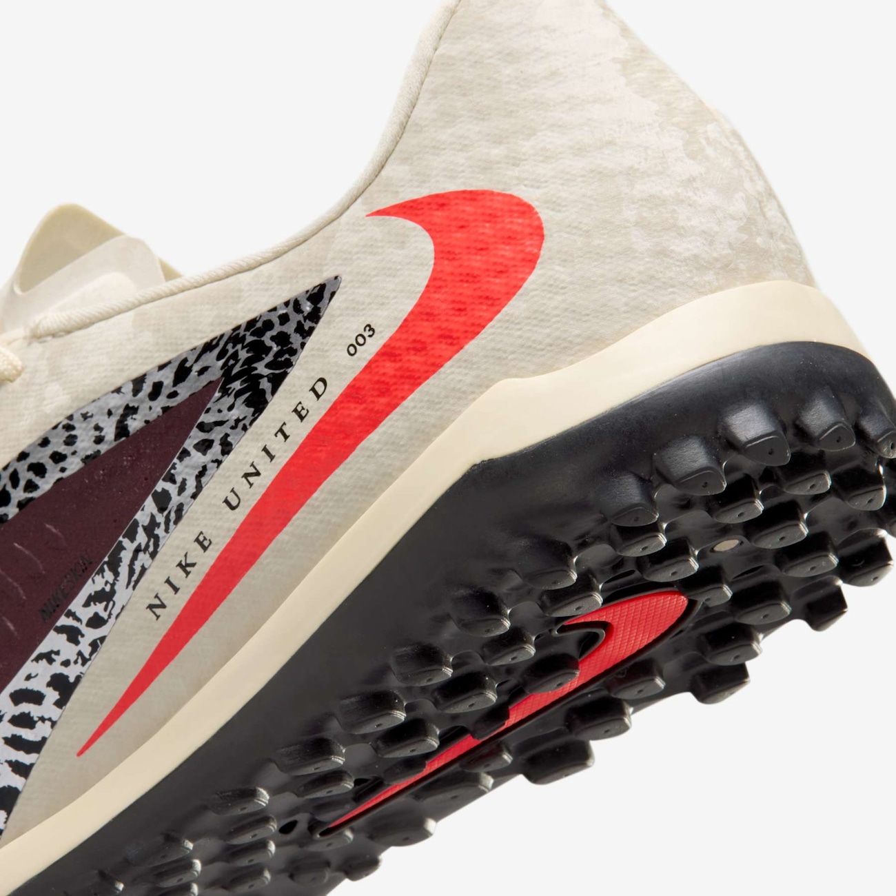 Chuteira Society Adulto Nike Phantom 6 Low Acad NU3 em Promoção