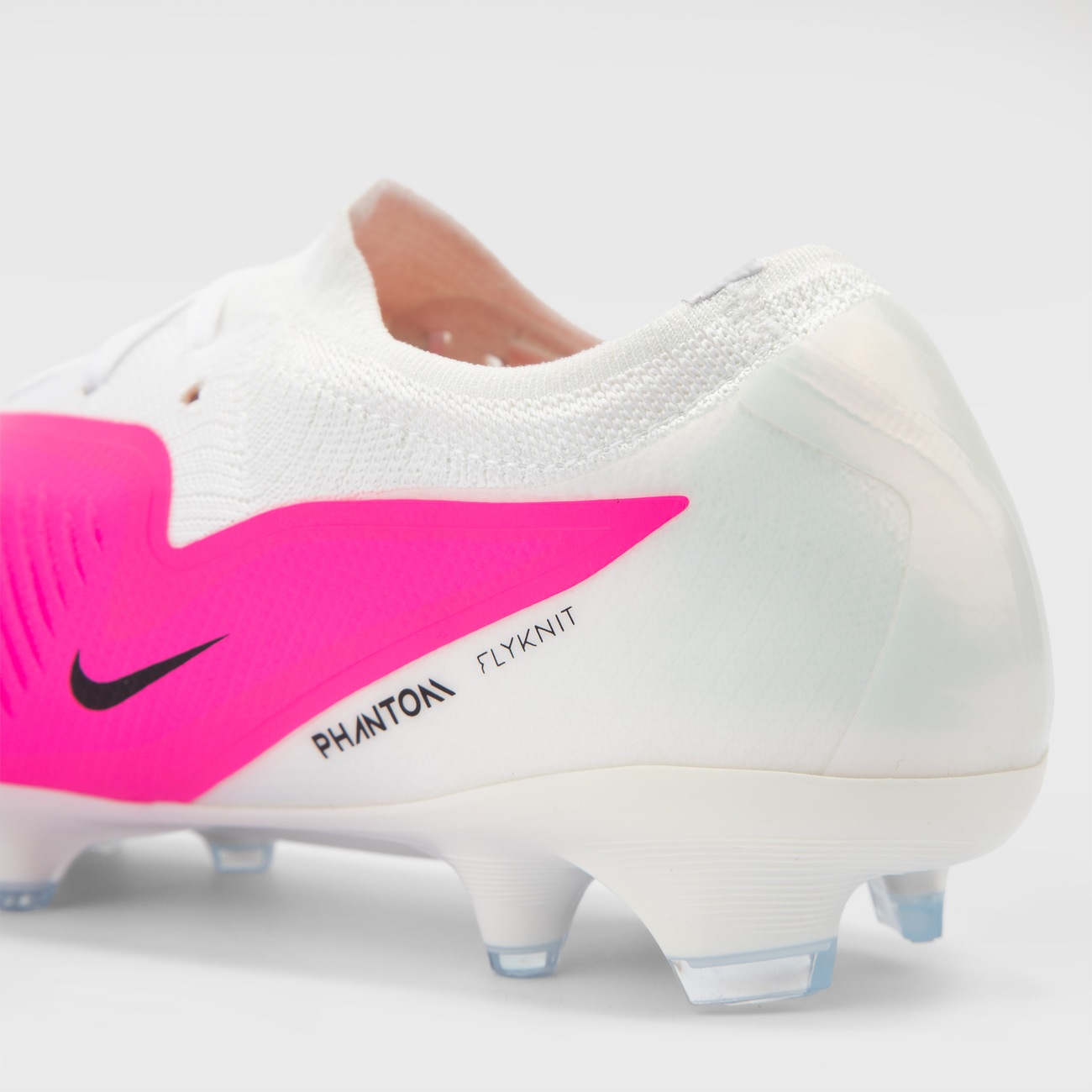 Chuteira de Campo Adulto Nike Phantom 6 Pro Low | Centauro