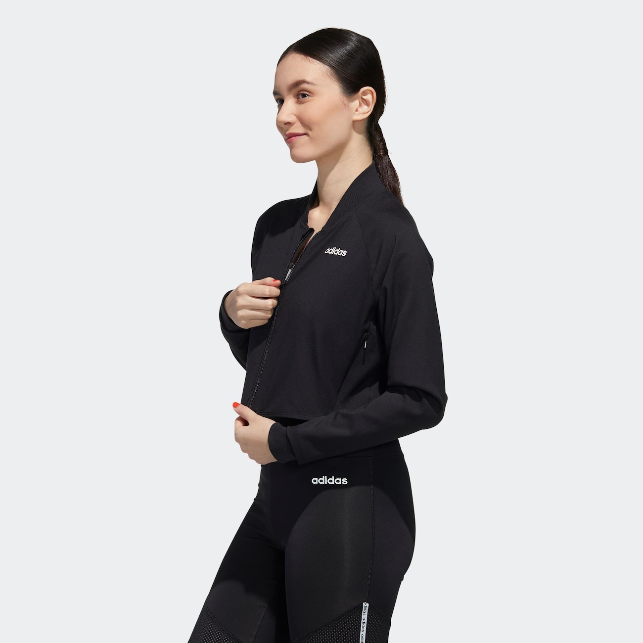 jaqueta adidas cropped