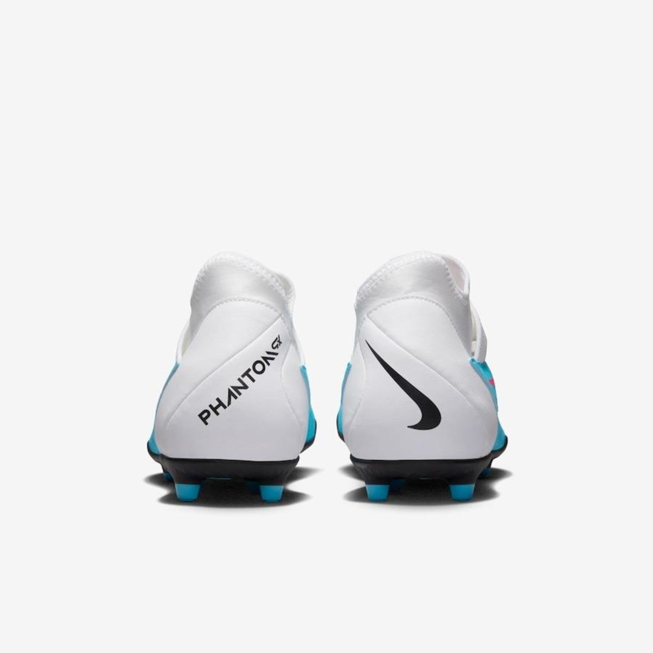 Chuteira de Campo Nike Phantom GX Club Dynamic Fit - Adulto | Centauro