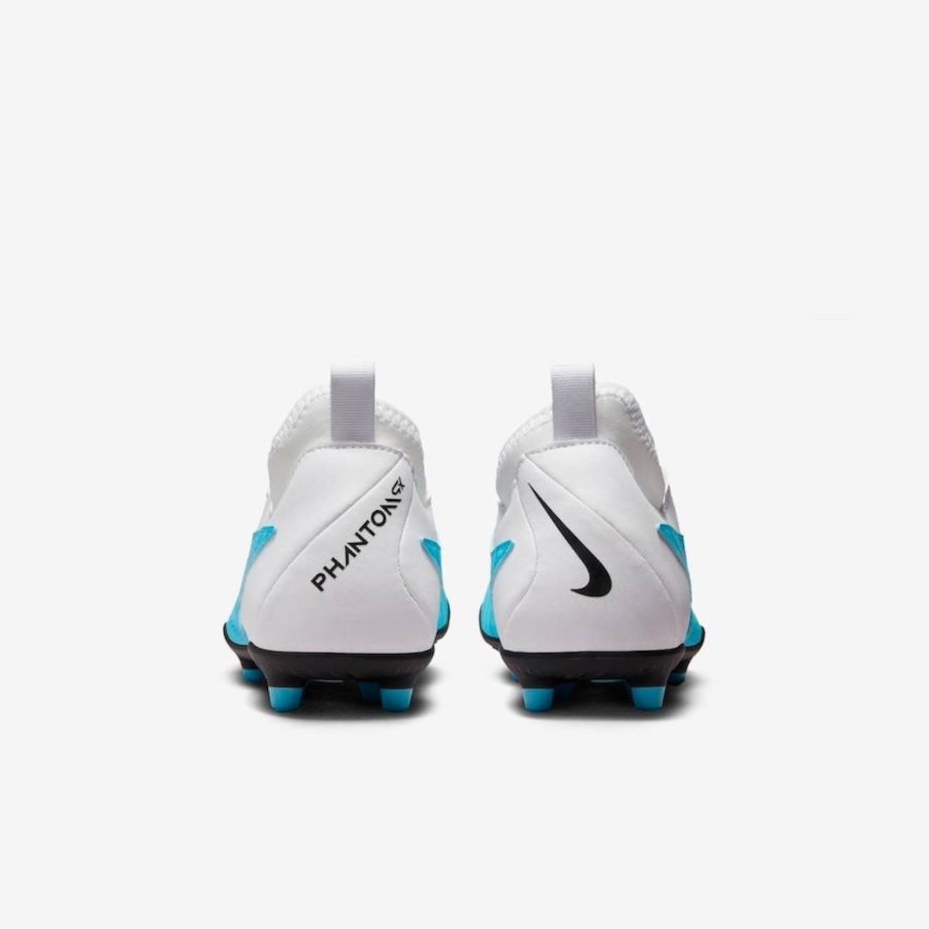 Chuteira de Campo Nike Phantom GX Club Dynamic Fit - Adulto | Centauro