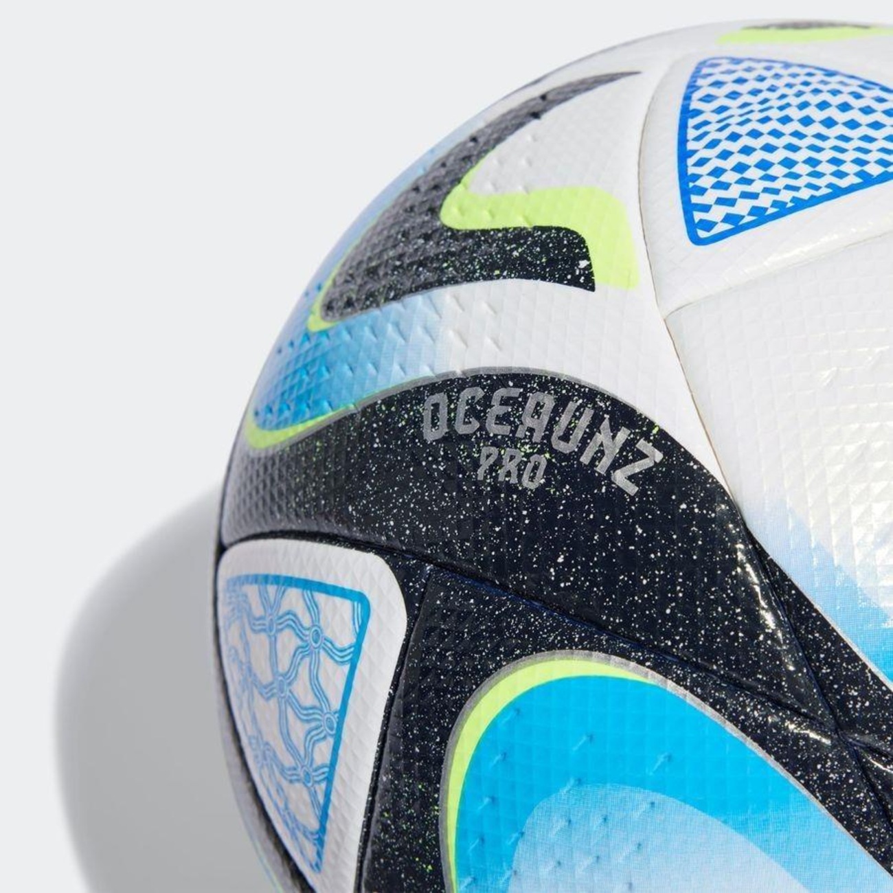 Bola de Futebol de Campo adidas Oceaunz Pro | Centauro