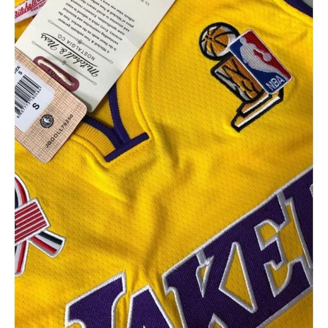 Camiseta Regata Mitchell & Ness NBA Retrô L.A Lakers #8 Kobe