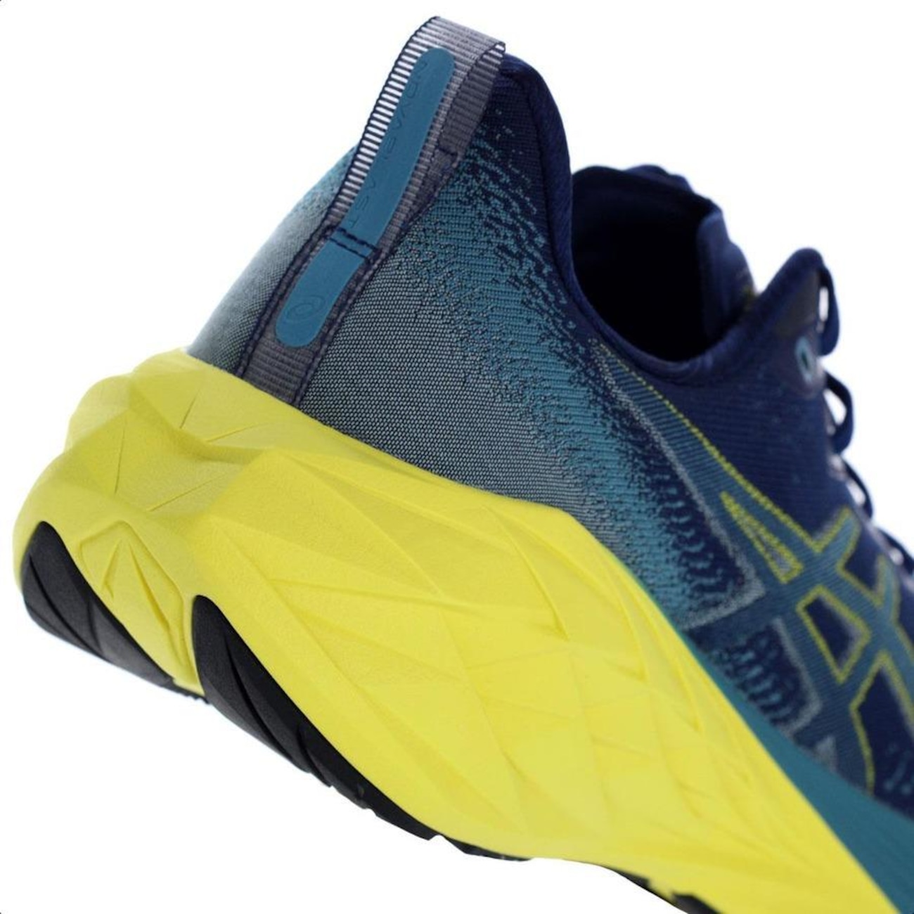 Tênis Asics Novablast Masculino Centauro