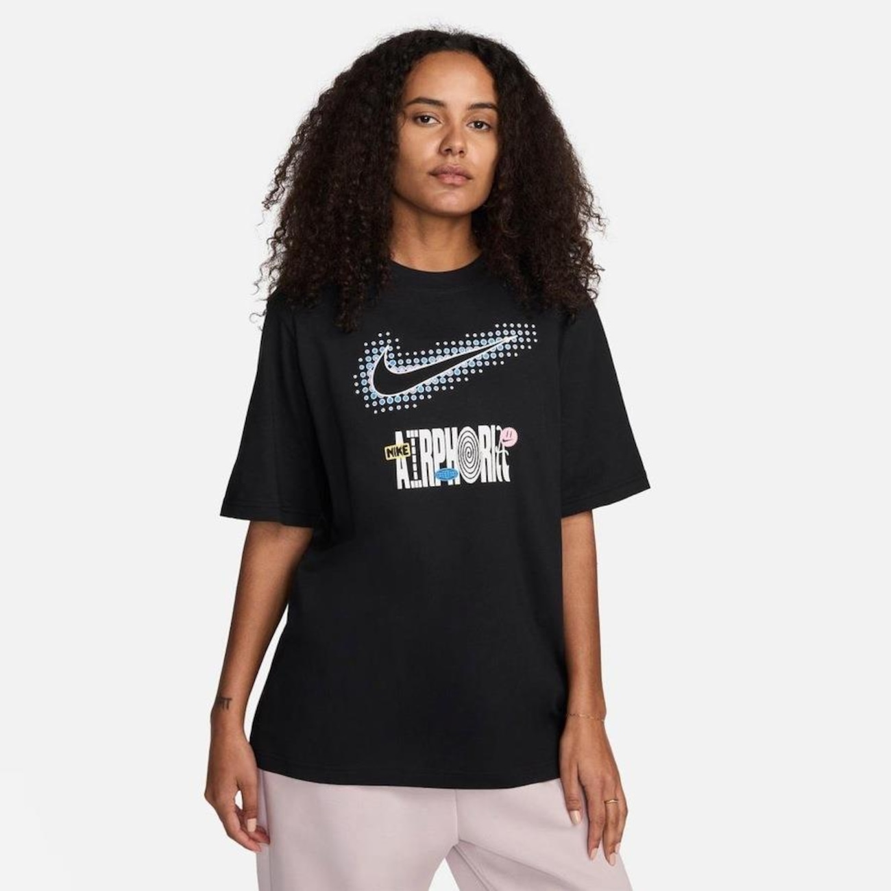 Camiseta Nike Sportswear - Feminina em Promoção | Centauro