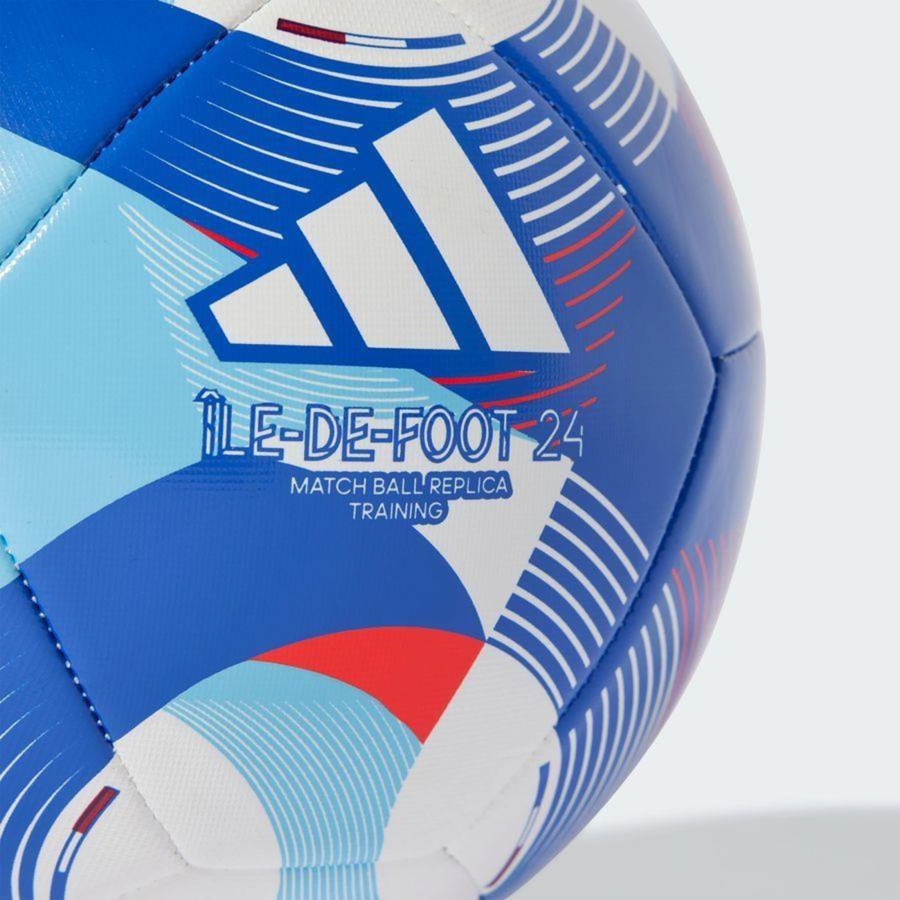 Bola de Futebol de Campo adidas Île-De-Foot 24 | Centauro