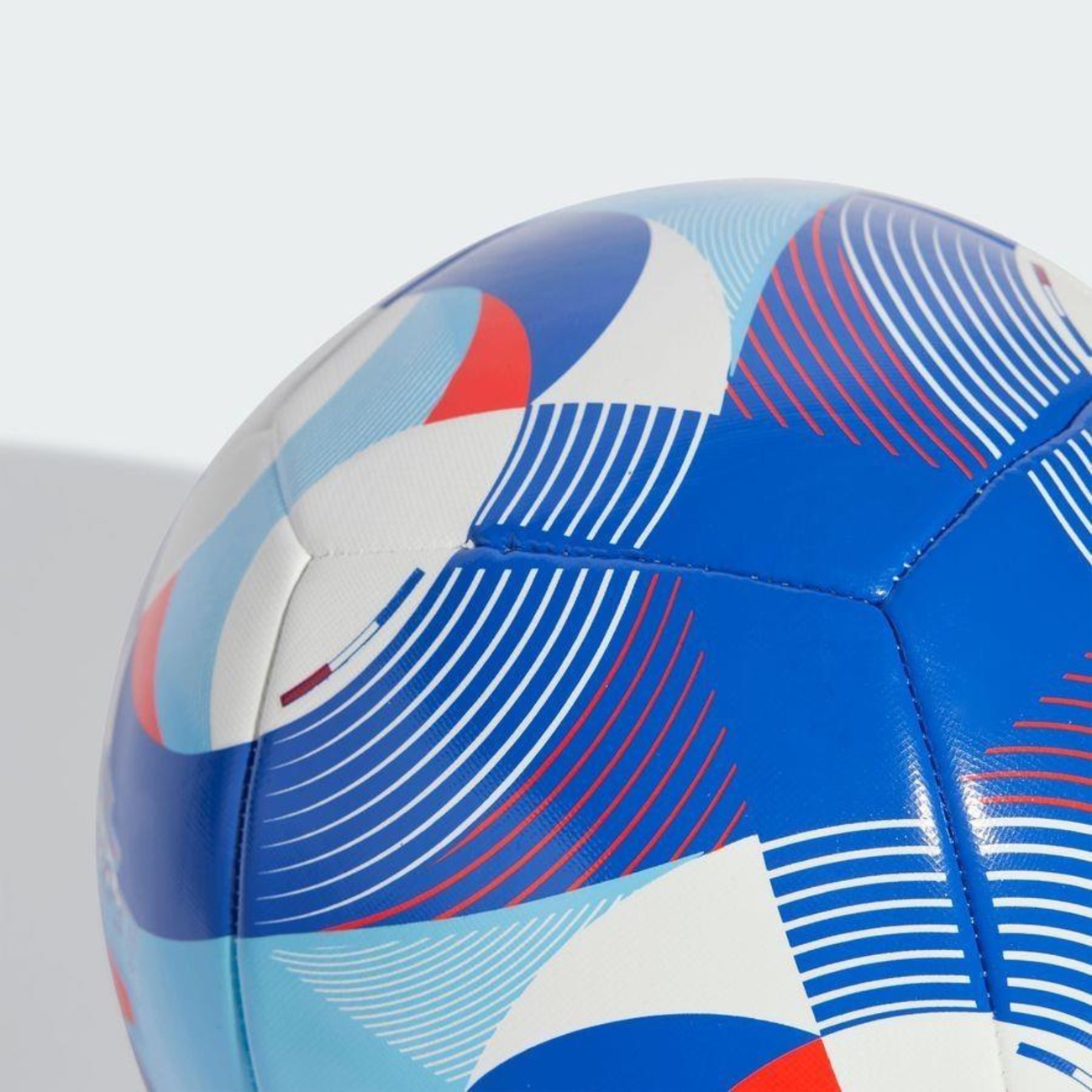 Bola de Futebol de Campo adidas Île-De-Foot 24 | Centauro