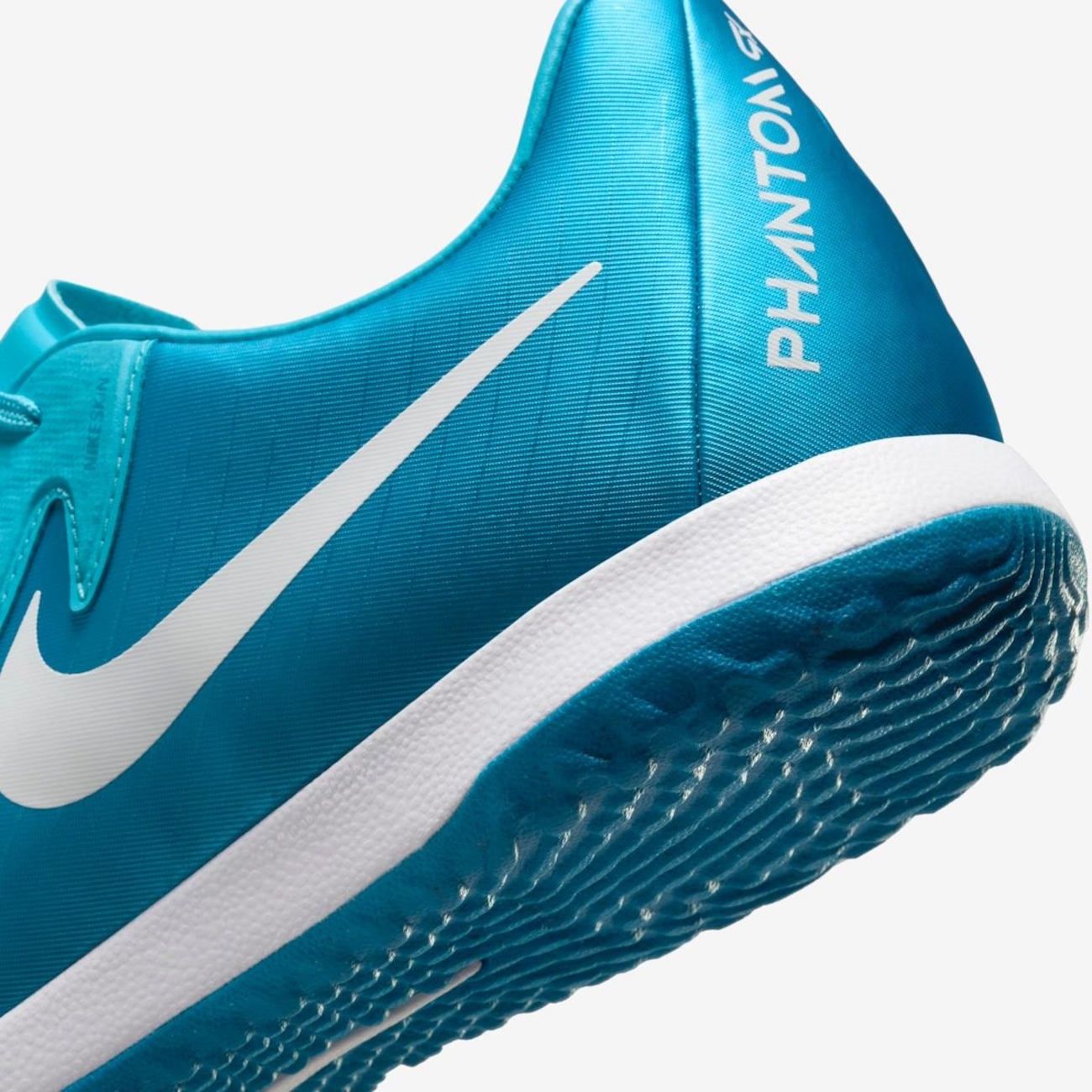 Chuteira Futsal Nike Phantom GX 2 Academy - Adulto em Promoção