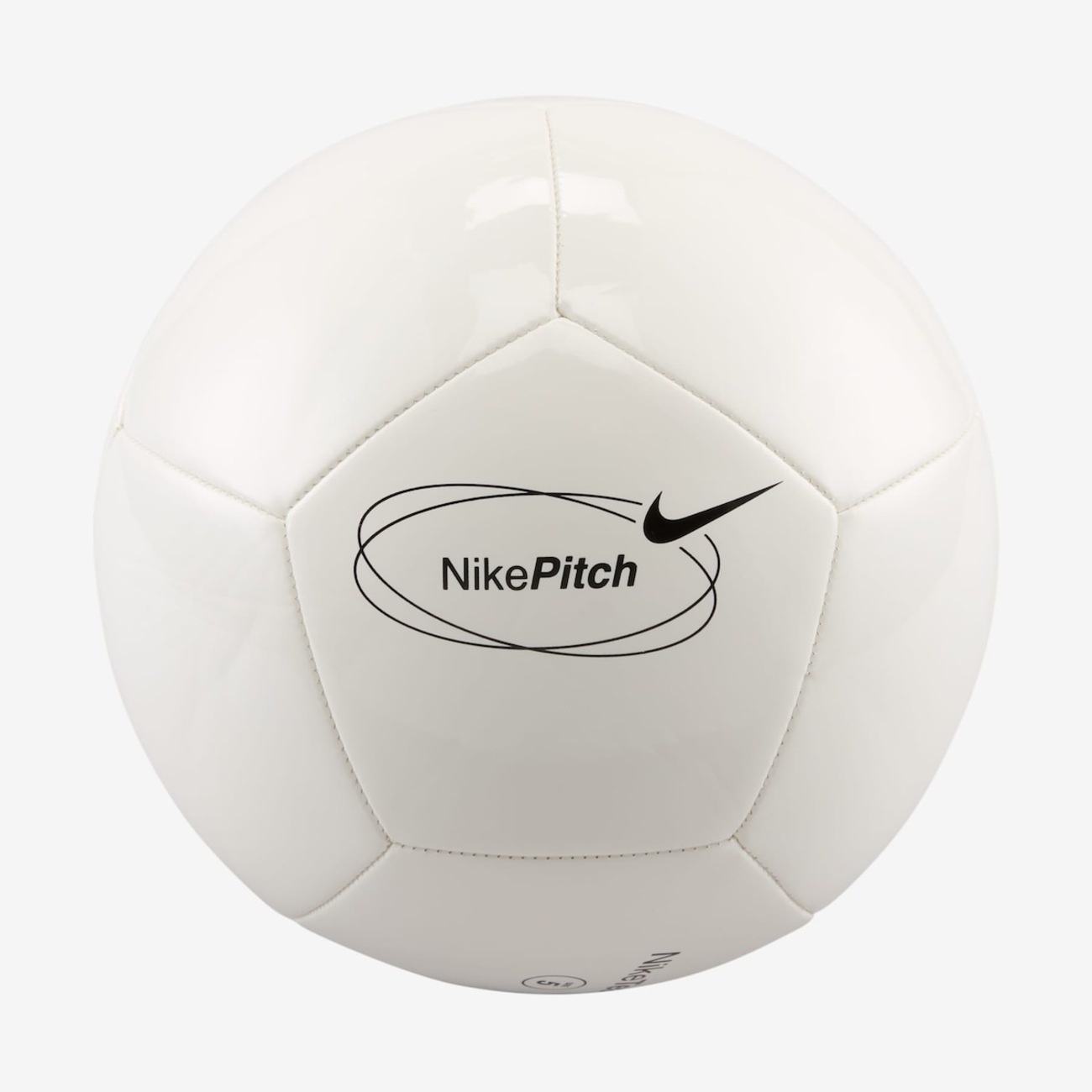 Bola de Futebol Nike Pitch Team em Promoção | Centauro