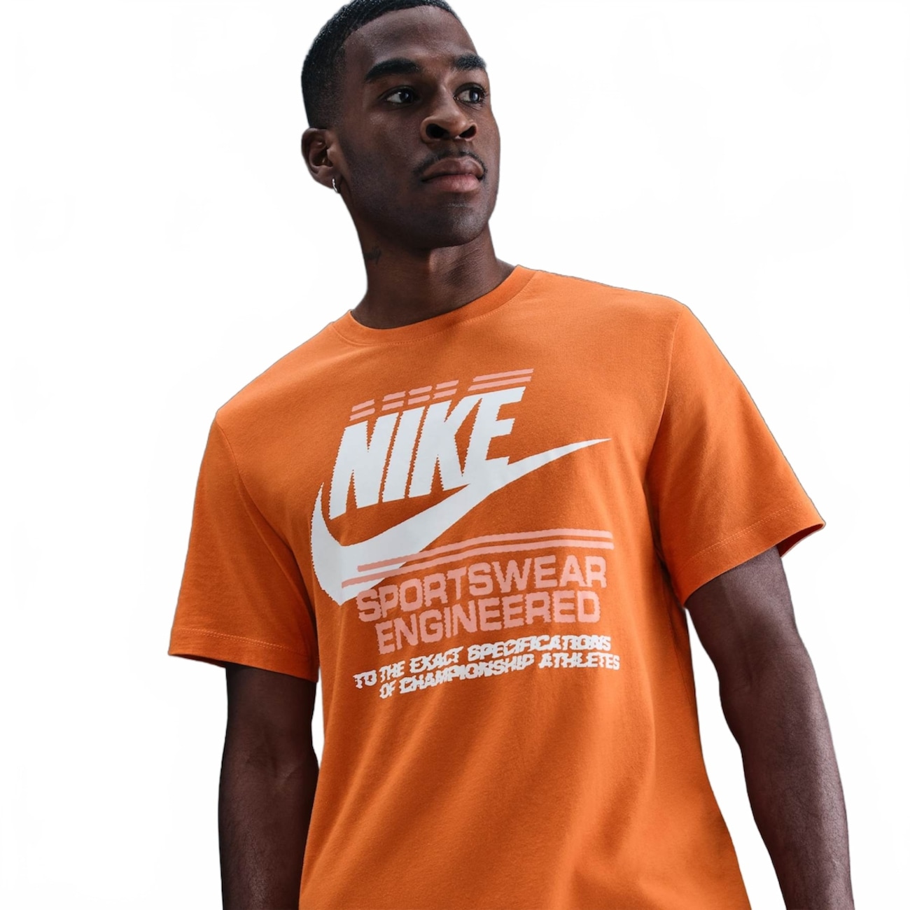 Camiseta Nike Sportswear 6MO Futura Masculina em Promoção | Centauro