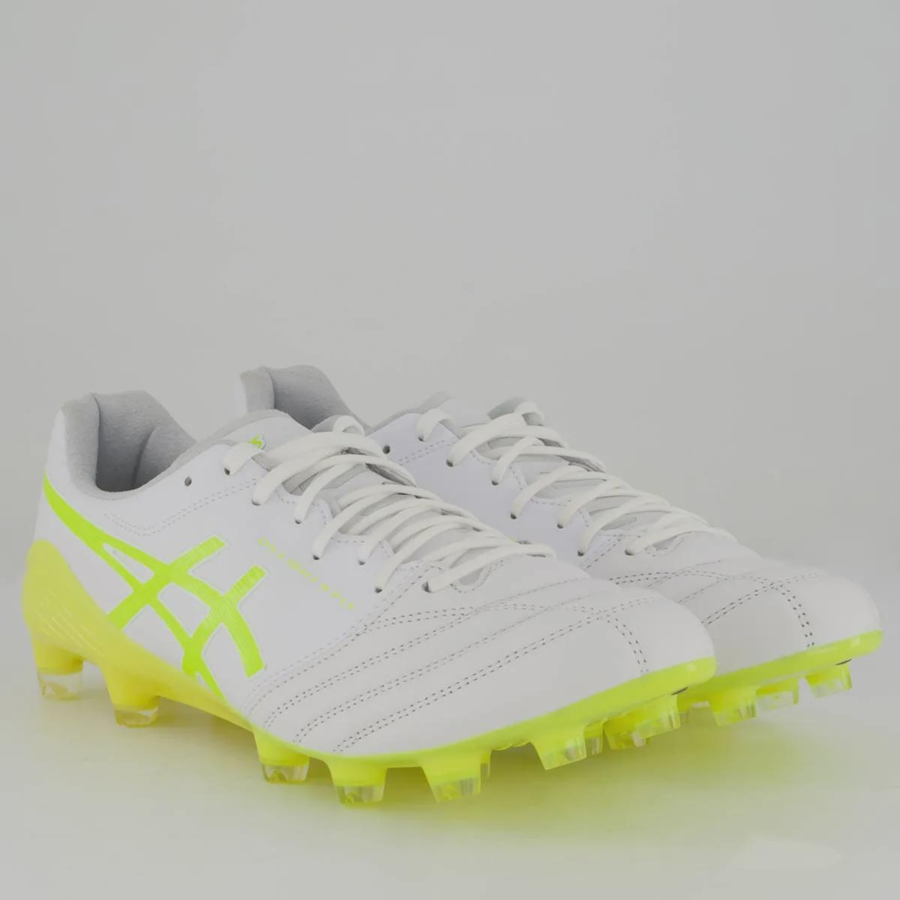 Chuteira de Campo Masculina ASICS DS Light X FLY 5 em Promoção
