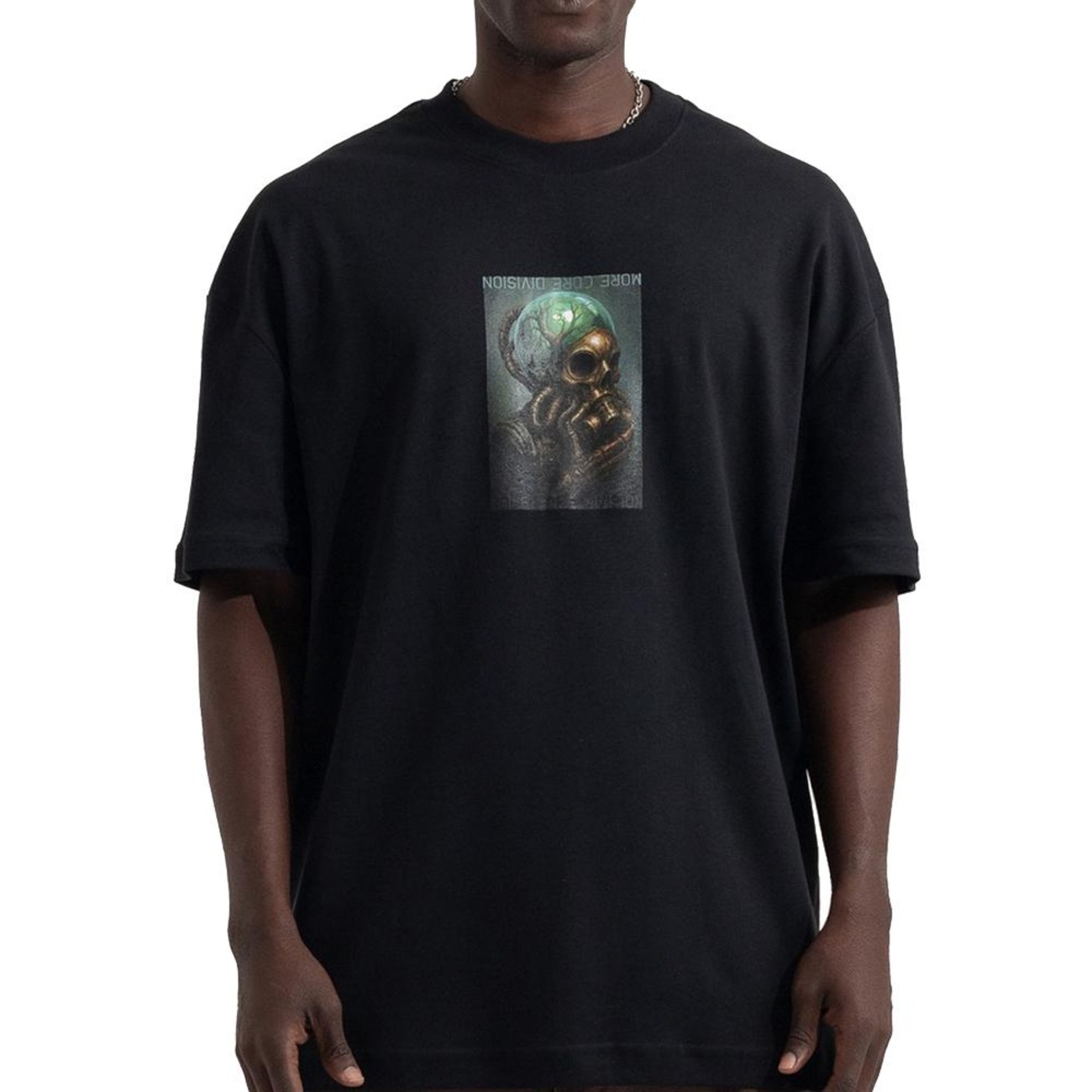 Camiseta MCD Box Fit Mascara Oxigenio SM26 Masculina em Promoção