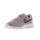 Tênis Nike Tanjun - Feminino - Foto 4