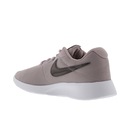 Tênis Nike Tanjun - Feminino - Foto 6