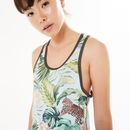 Camiseta Regata Farm Rio Xô Suor Folhagem do Pará - Feminina - Foto 3