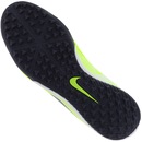 Chuteira Society Nike Phantom Venom Academy TF - Adulto - Foto 10