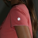 Camiseta Asics Training Stripe SS Tee - Feminina - Foto 5