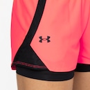 Shorts Under Armour Heatgear Play Up 2 In 1 - Feminino - Foto 3