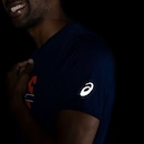 Camiseta Asics Manga Curta Logo Performance - Masculina - Foto 4