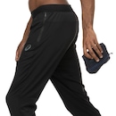 Jaqueta Corta-Vento com Capuz ASICS Resistente à Água Packable Ultraleve - Masculina - Foto 6