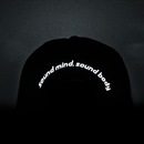 Boné Asics Aba Curva Strapback Dry Fit com Protecao UV 30+ - Adulto - Foto 8